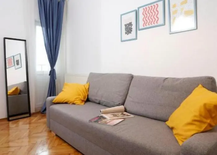 Charming Vintage Apartment Bucharest